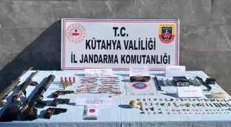 Kütahya'da Tarihi Eser Operasyonu: 120 Parça Obje Ele Geçirildi