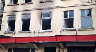 Beyoğlu'nda 4 Katlı Binada Yangın Çıktı