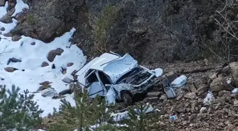 Gümüşhane'de Dere Yatağına Devrilen Otomobilin Sürücüsü Hayatını Kaybetti