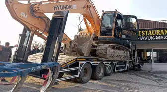 Fren Arızası Sonucu Tır Restorana Girdi, Sürücü Yaralandı