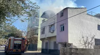 Adana Kozan'da İki Katlı Evde Yangın