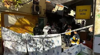 Bıçaklanan adam sandalyede oturur halde ölü bulundu