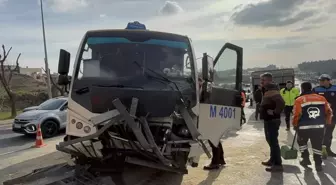 Fatih'te Minibüs Kazasında Sürücü Ağır Yaralandı