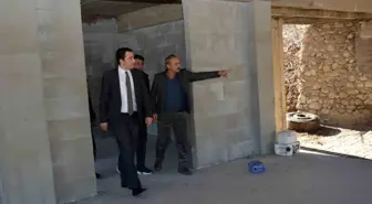 Kaymakam Tuncer, Akçasu Köyü'nde Hal Binası Bakım ve Onarım Çalışmalarını İnceledi