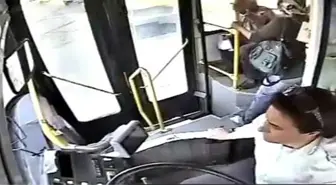 Kalp krizi geçiren şoförü kadın yolcu kurtardı