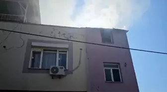 Adana'da İki Katlı Evde Yangın Çıktı