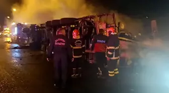 Tarsus-Adana-Gaziantep Otoyolu (TAG) Gaziantep Nurdağı gişeleri yakınlarında otomobil, otobüs ve tırın karıştığı kazada 1 kişi hayatını kaybetti, 19...