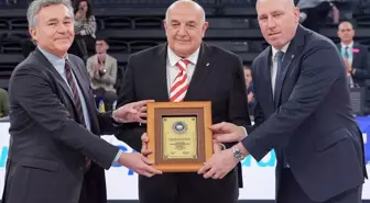 Anadolu Efes, Bursaspor Yörsan'ı 83-68'le Geçti