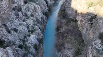 Göksu Nehri'nin Turkuaz Güzelliği Kış Aylarında da Göz Kamaştırıyor