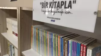 AFAD, Deprem Bölgesindeki Çocuklar İçin Kitap Kampanyası Düzenledi