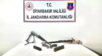 Diyarbakır'da Jandarma Operasyonu: 2 Uzun Namlulu Silah ve 242 Fişek Ele Geçirildi