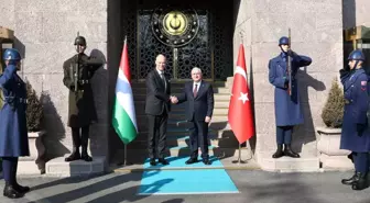 Milli Savunma Bakanı Güler ve Macaristan Savunma Bakanı Bobrovniczky Görüştü