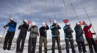 Tunceli'de AFAD Gönüllüleri Çığ Eğitimi Alıyor