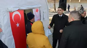 Erzincan'da Kar Yağışı Nedeniyle Çiftçilere Hayvan Çadırı Dağıtıldı