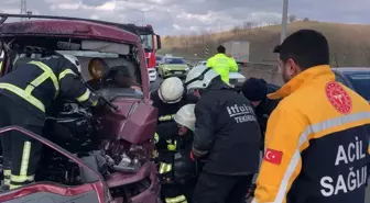 Tekirdağ Çorlu'da Kaza: Sıkışan Sürücü İtfaiye Ekipleri Tarafından Kurtarıldı