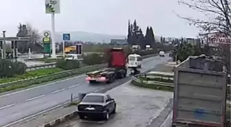 İzmir'de Motosiklet Kazasında 14 Yaşındaki Çocuk Hayatını Kaybetti