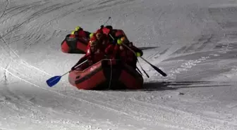 Palandöken Kayak Merkezi'nde Botla Kar Raftingi Heyecanı