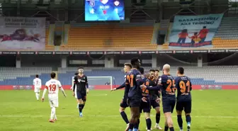 Başakşehir, Çorum FK'yı 4-1 Geçti