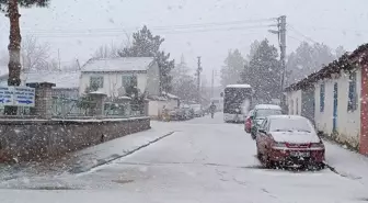 Pazaryeri'nde kar yağışı etkili oldu