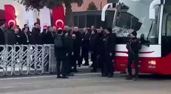 Cumhurbaşkanı Erdoğan, yeni iş yerlerine kavuşan esnafları ziyaret etti