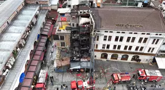 Eminönü'nde Restoran Yangını: 5 Katlı İşletme Kül Oldu