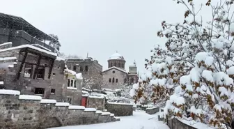 Kayseri'de Yoğun Kar Yağışı Etkili Oluyor