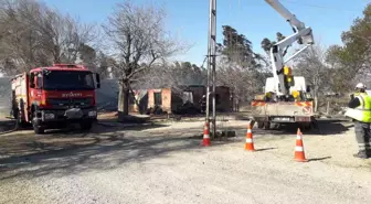 Adana'da Traktör Yangını: Bir Ev Küle Döndü