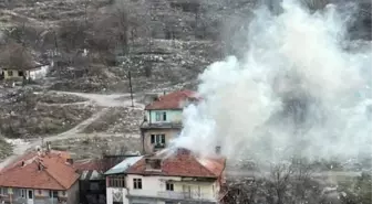 Ankara Altındağ'da 4 Katlı Binada Yangın Çıktı