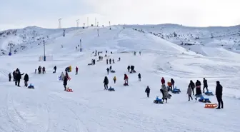 Bitlis'te Koruma Altındaki Çocuklar Kayak Keyfi Yaşadı