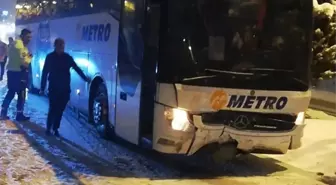 Nevşehir'de Yolcu Otobüsü ile Otomobil Çarpıştı