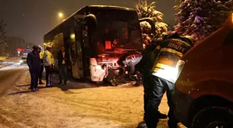 Nevşehir'de Yolcu Otobüsü ile Otomobil Çarpıştı