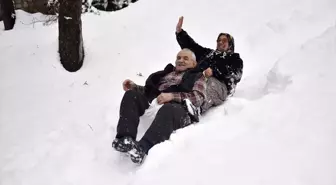 Kastamonu'da Çocukluk Anıları Poşetle Kayarak Canlanıyor