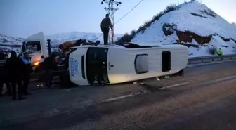 Malatya'da Minibüs Devrildi: 11 Yaralı