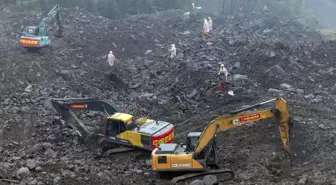Sichuan'da Meydana Gelen Heyelanda Üç Kişi Açıklandı, 28 Kayıp