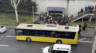 Metro Hattındaki Viyadük Çalışmaları Yolcuları Mağdur Etti