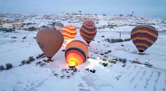 Kapadokya'da Kar Yağışı Nedeniyle Balon Turları 5. Kez İptal Edildi