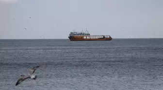 Marmara Denizi'nde Poyraz Deniz Ulaşımını Aksatıyor