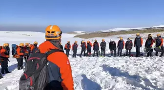 Van'da Çığda Arama Kurtarma Eğitimleri Devam Ediyor