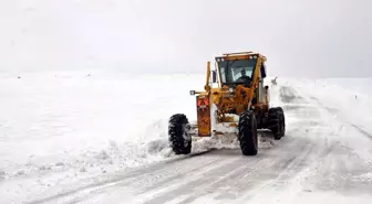 Van, Muş ve Hakkari'de Olumsuz Hava Koşulları Ulaşımı Engelliyor