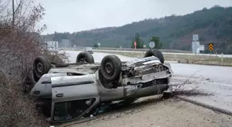 Amasya'da Kontrolden Çıkan Otomobil Takla Attı: 3 Yaralı