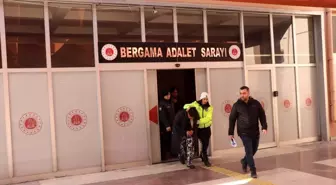 İzmir'de Uyuşturucu Ticareti Yapılan Evde Baskın: 2 Gözaltı