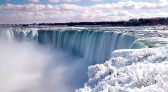 Niagara Şelalesi Buzla Kaplandı