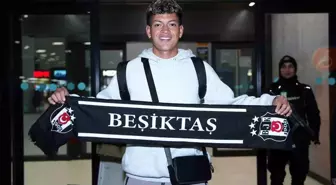 Beşiktaş, Kolombiyalı Orta Saha Elan Ricardo'yu İstanbul'a Getirdi