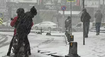 İstanbul'da 4 ilçe beyaza büründü, AKOM ve valilikten peş peşe uyarı geldi