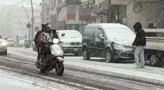 İstanbul'da Kar Yağışı Başladı