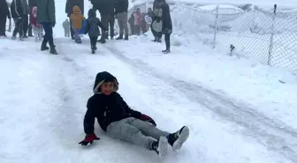 Kaymakam Partal, Kar Yağışında Çocuklarla Eğlendi