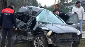 Kilis'te Otomobil ve Otobüs Çarpıştı: 3 Yaralı