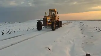 Siverek'te Kar Yağışı Sonrası 250 Kilometrelik Yol Ulaşıma Açıldı