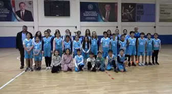 Tavşanlı Çınar Spor Kulübü U18 Kız Takımı İkinciliği Aldı