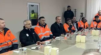 Bakan Uraloğlu, İstanbul'da Kar Mücadelesi Çalışmalarını İnceledi